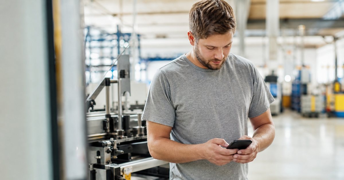 How can a workplace make incident reporting fast enough that frontline workers actually use it?