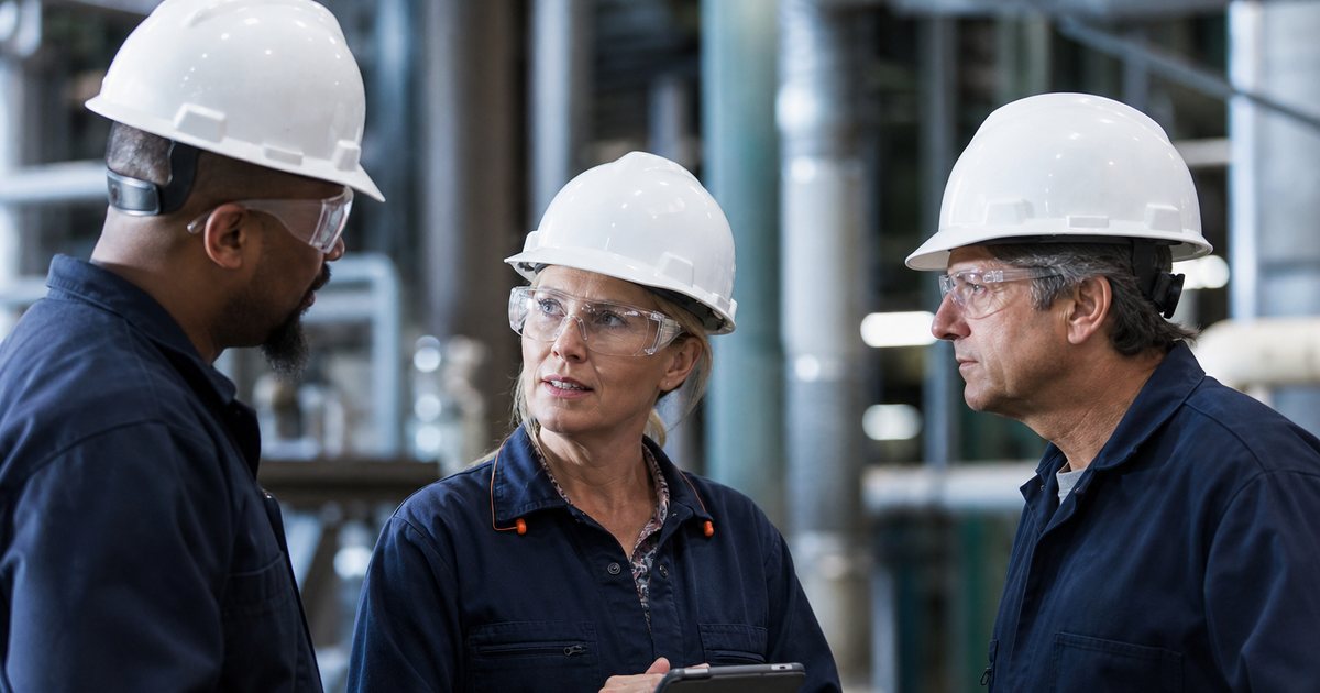 How can an organization run a consistent safety program across several different worksites?